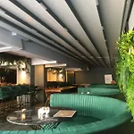 Falcon 1511 Hotel