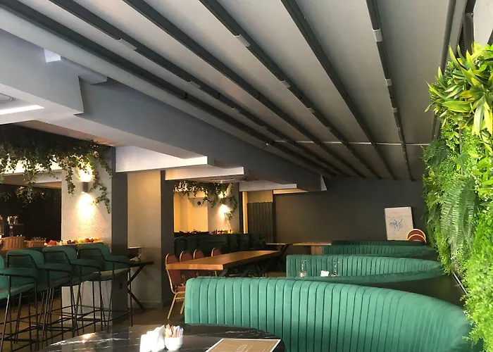 Falcon 1511 酒店