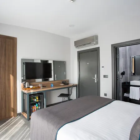 Falcon 1511 Hotel