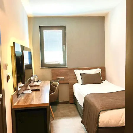 Hotel Falcon 1511