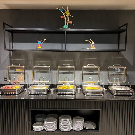 Отель Falcon 1511