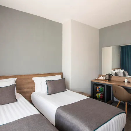 Falcon 1511 Hotel