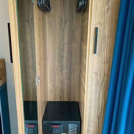 Falcon 1511 מלון 3*