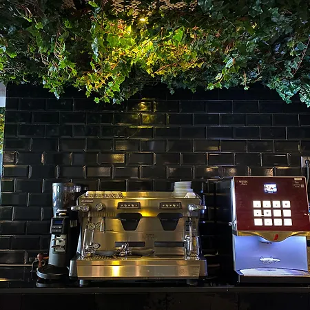 Falcon 1511 Hotel
